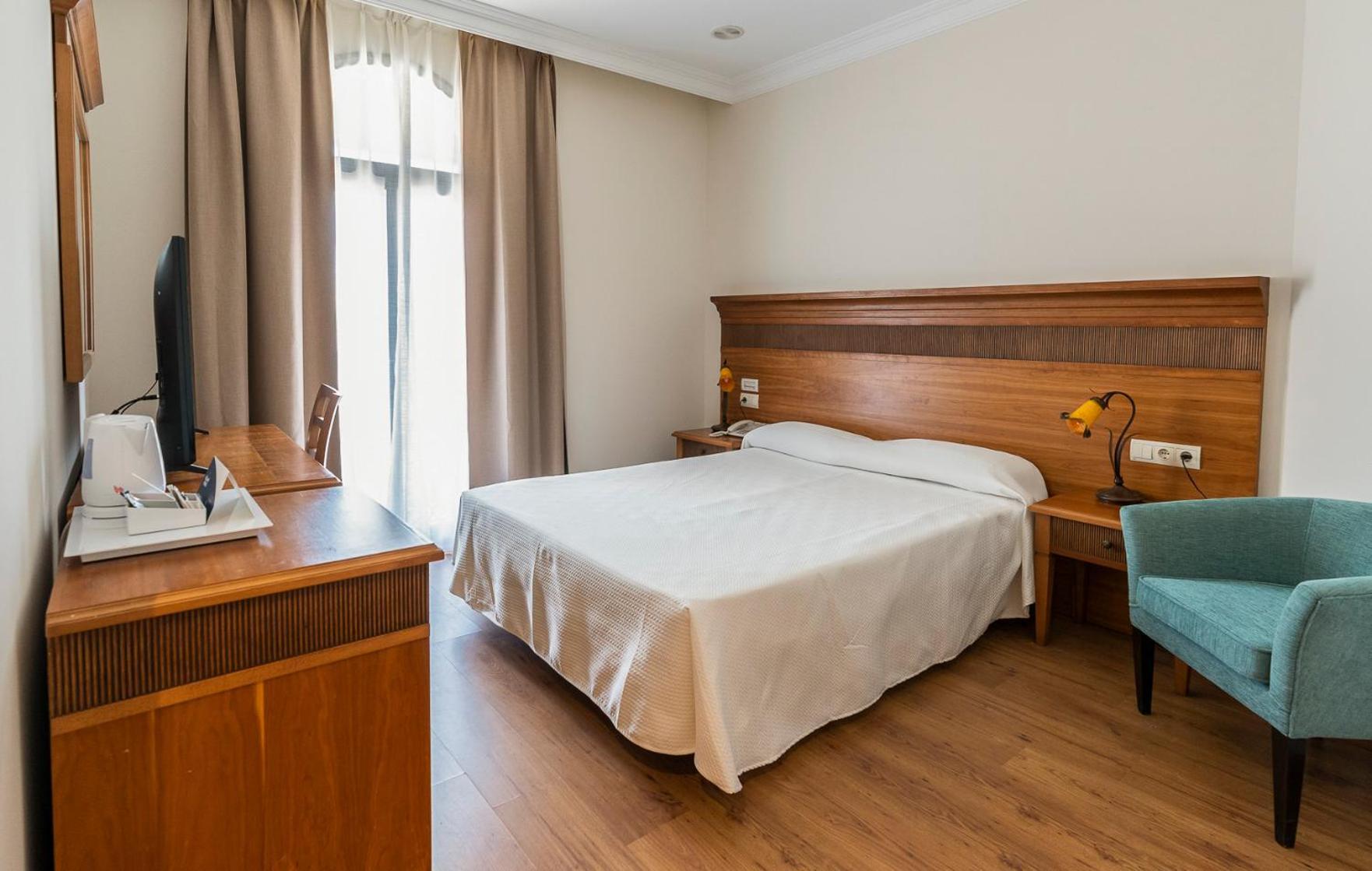 Globales Paraiso Beach Естепона Екстериор снимка